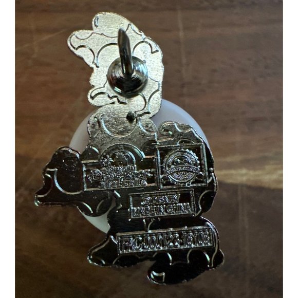 Disney Daisy Duck Mickey Trading Pin Spring 5 Pin Booster Pack Shanghai Authenti - Picture 3 of 5